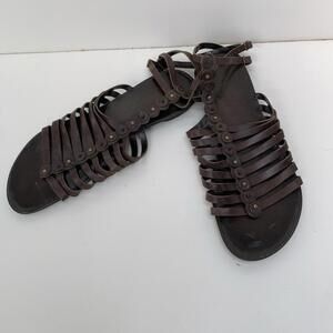 Vintage BCBG Gladiator Sandals Flats Size 9 Or 39 Genuine Leather Brown